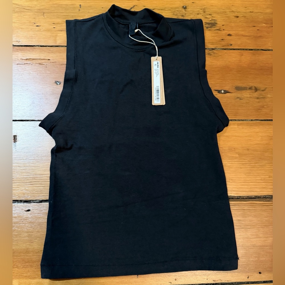 SKIMS Black Muscle Tee